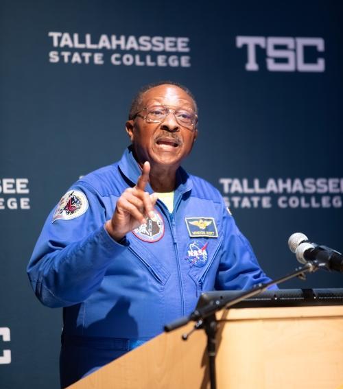 Former Astronaut Winston Scott presenting at Tallahassee State College