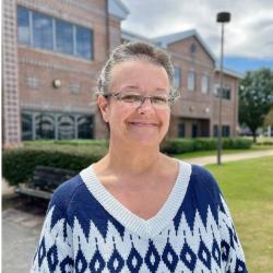 Jennifer Munday Headshot