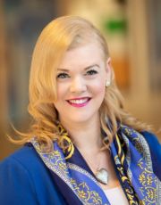 Angela Long Headshot